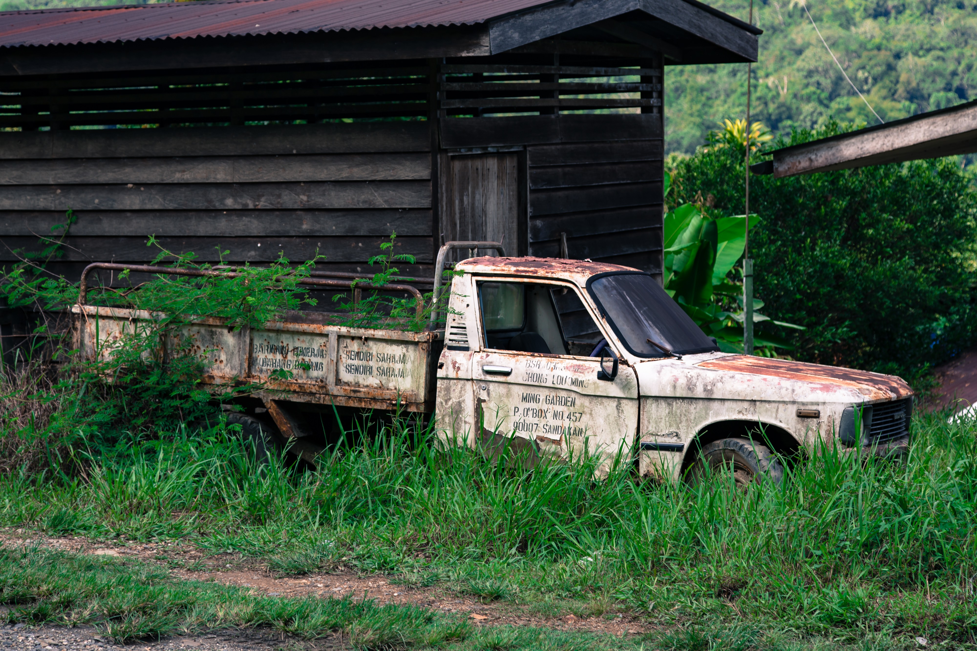 Paginatan Sabah Abandoned-truck-01