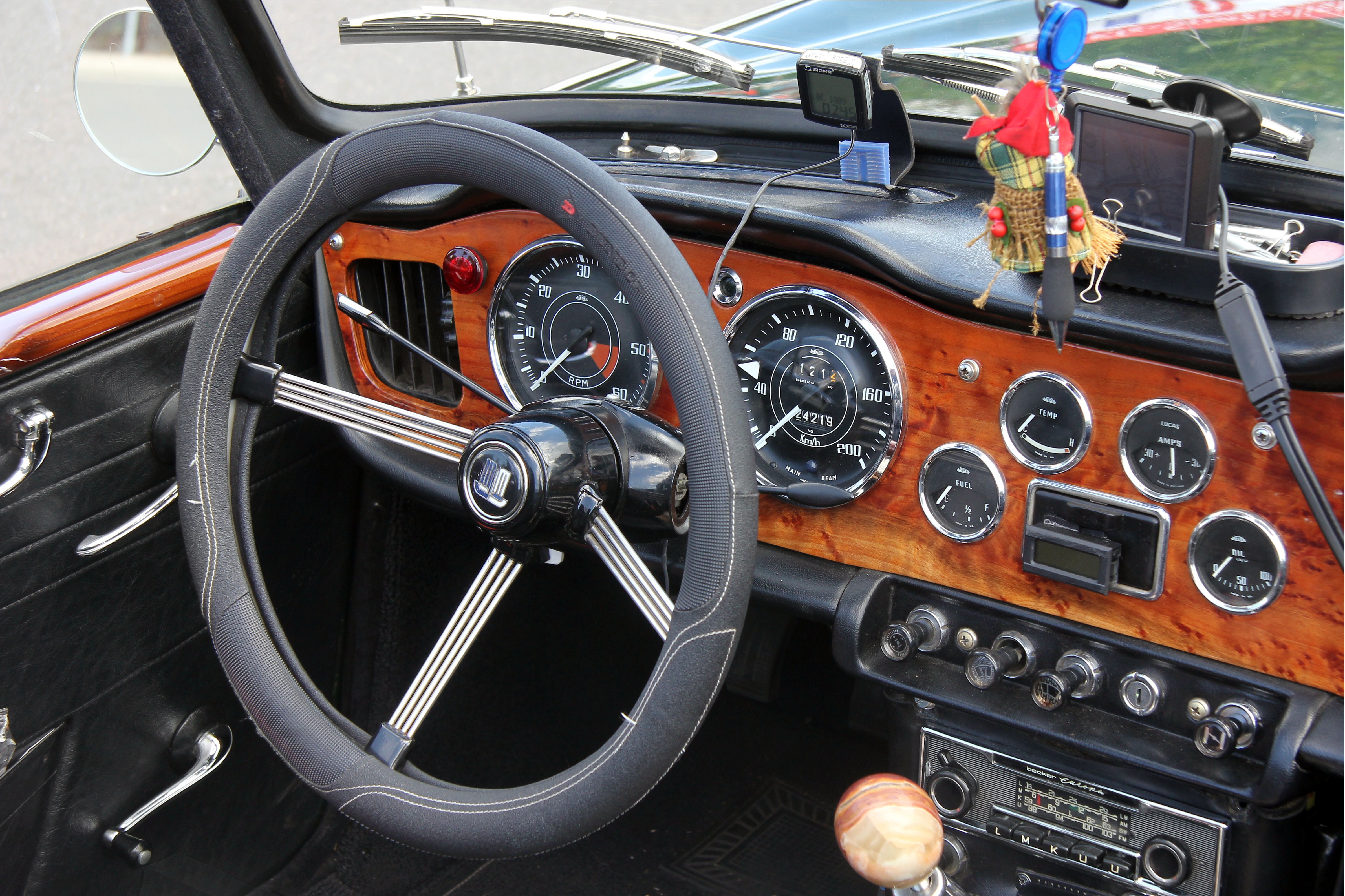 Triumph TR 4A (2014-06-15 048 Sp) Steering-wheel