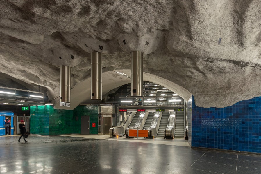 Universitetet metro station January 2015 02