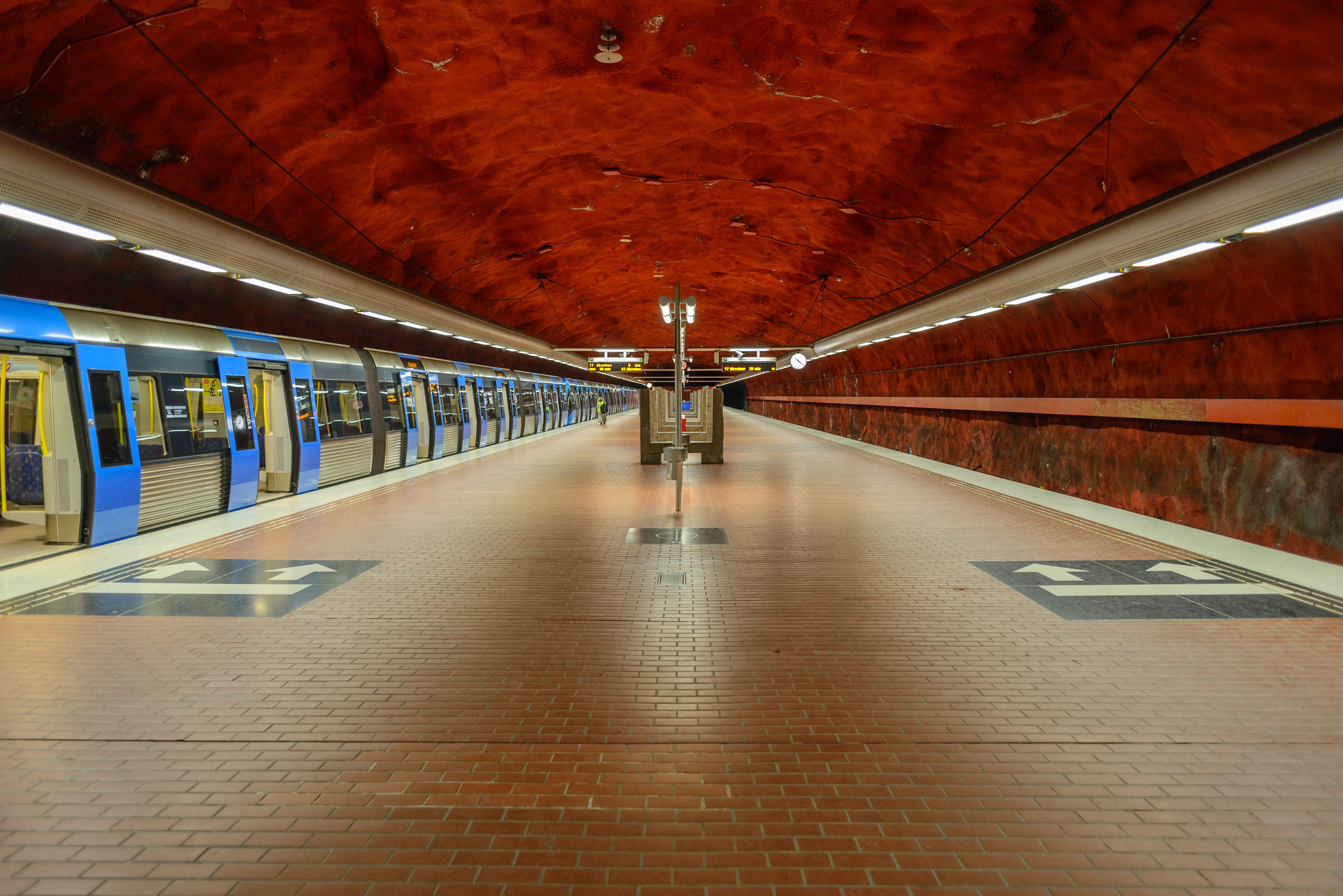 Skarpnäck Metro station October 2014 05