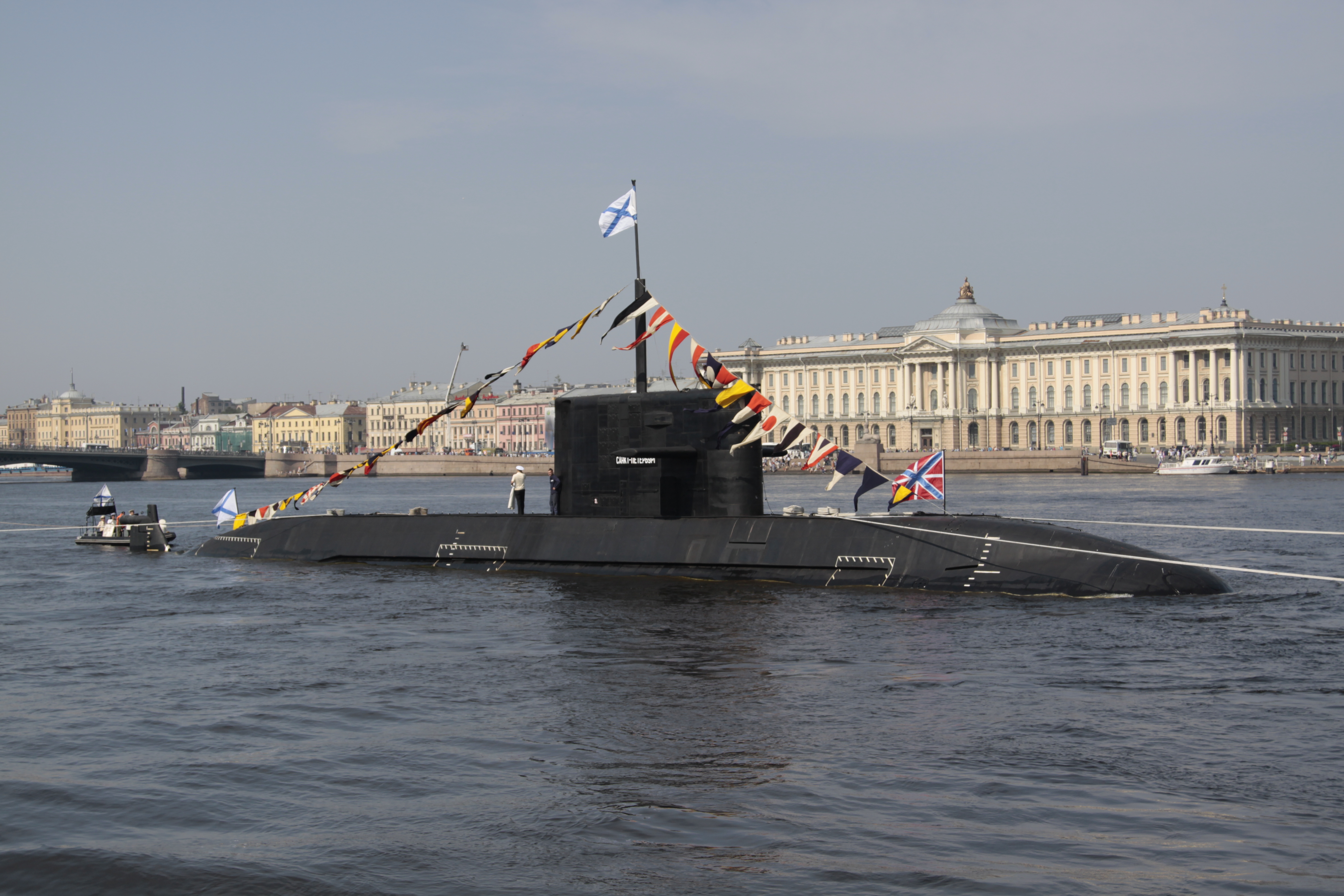B-585 Sankt-Peterburg in 2010