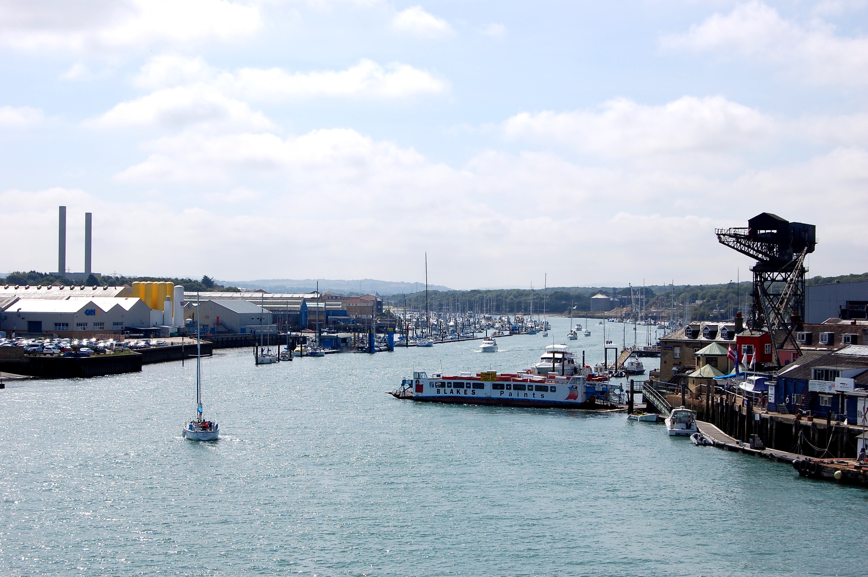 Flickr - ronsaunders47 - The River Medina in Cowes.1