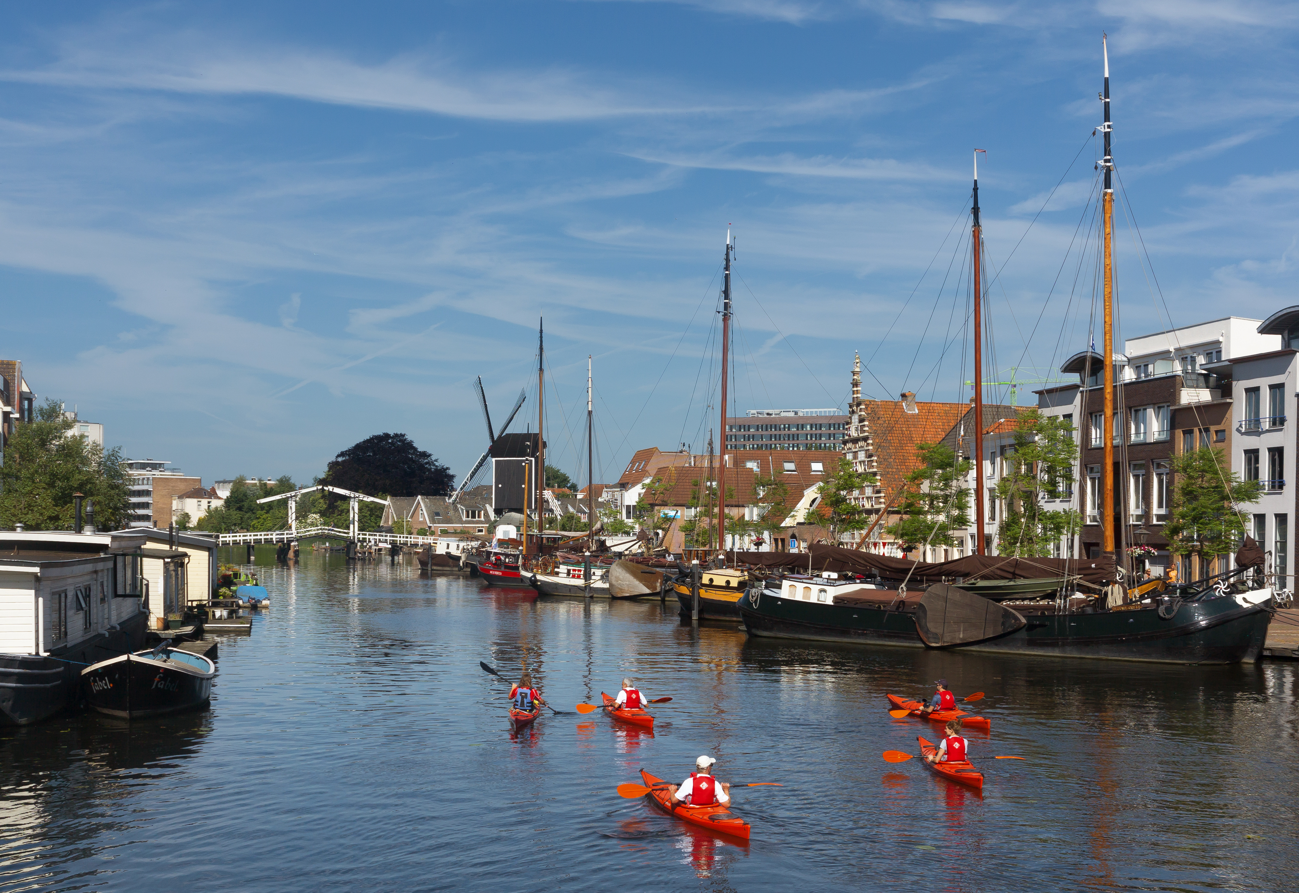 Leiden, zicht op Kort Galgewater vanaf Prinsessekade foto13 2017-06-11 10.24
