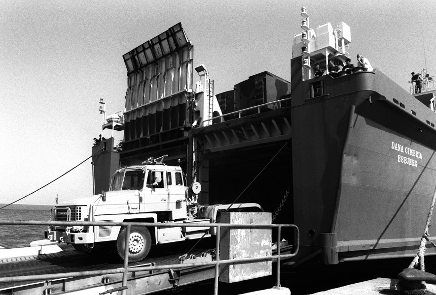 A British Scammell Commander 6x4 tractor truck leaves the Danish cargo ship Dana Cimbria during Operation Desert Shield