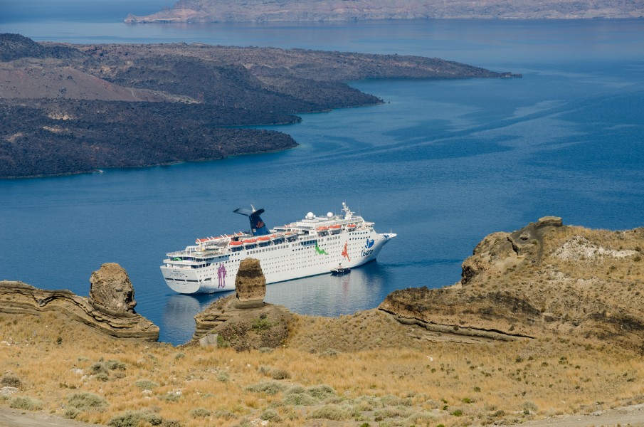 Grand Celebration - Ibero Cruceros - cruise ship - Santorini - Greece - 01