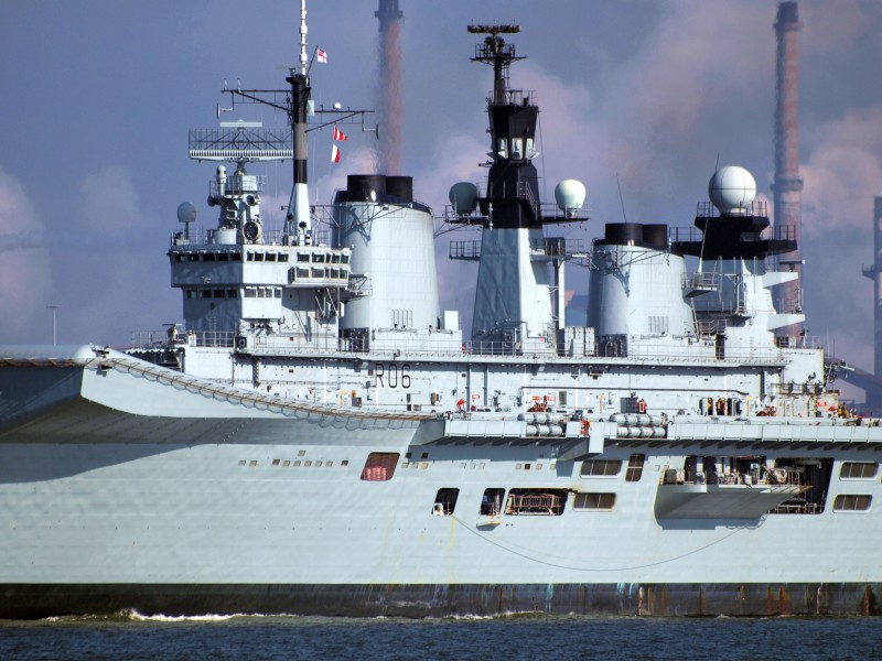 HMS Illustrious (R06) at Port of Amsterdam, 02Mar2009 p4