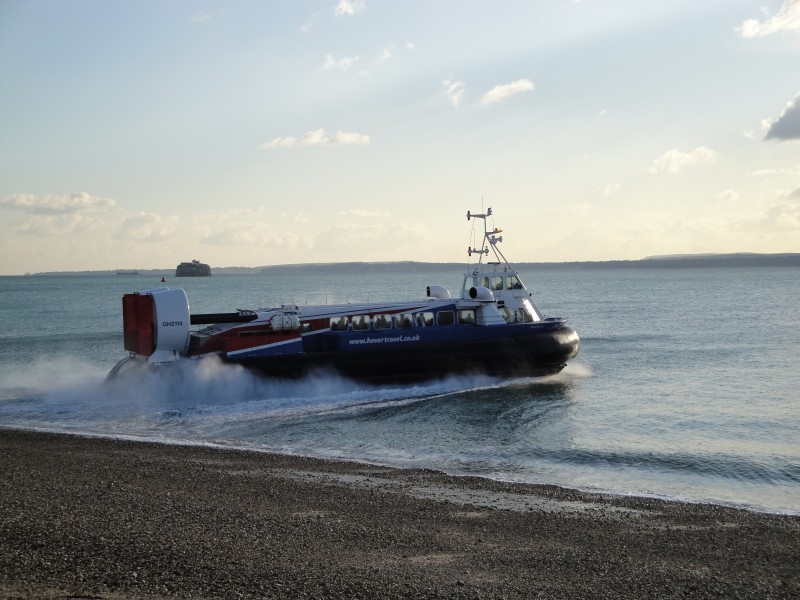 Hovertravel Freedom 90 departing Southsea Hoverport 4