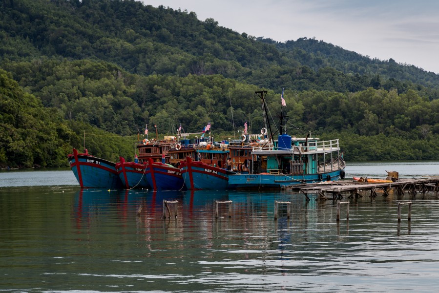 KgSerusup SulamanBay Sabah Local-Fishingboats-01