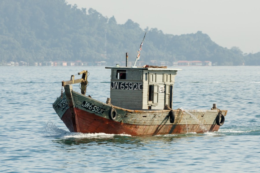 KotaKinabalu Sabah Fishing-vessel-in-Likas-Bay-01