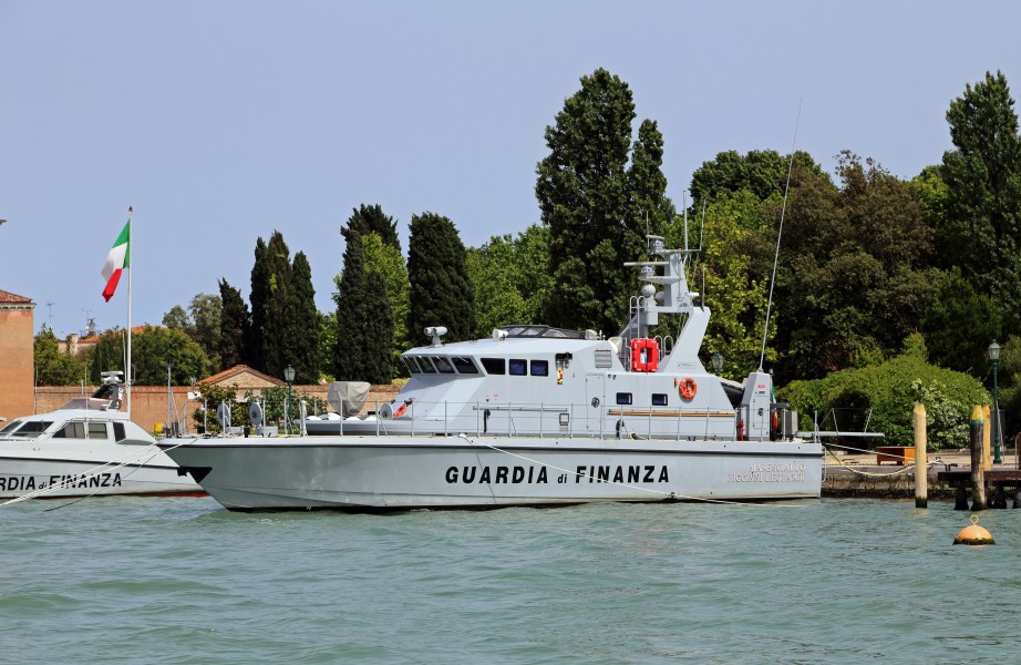 Maresciallo Piccinni Leopardi ship R01