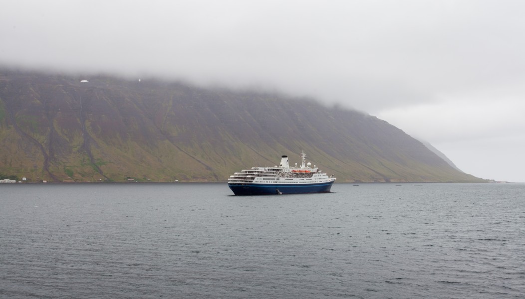 Navío en Ísafjörður, Vestfirðir, Islandia, 2014-08-15, DD 069