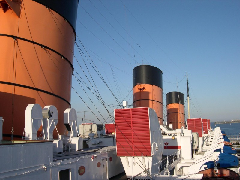 Queen Mary funnels