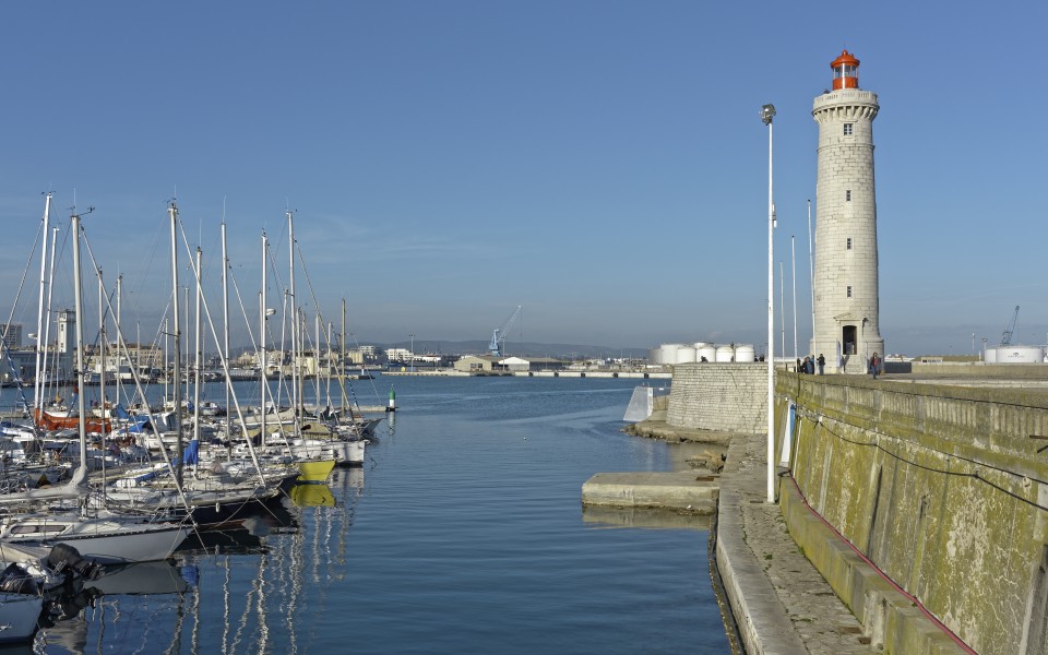 Sète, lighthouse and harbour cf01