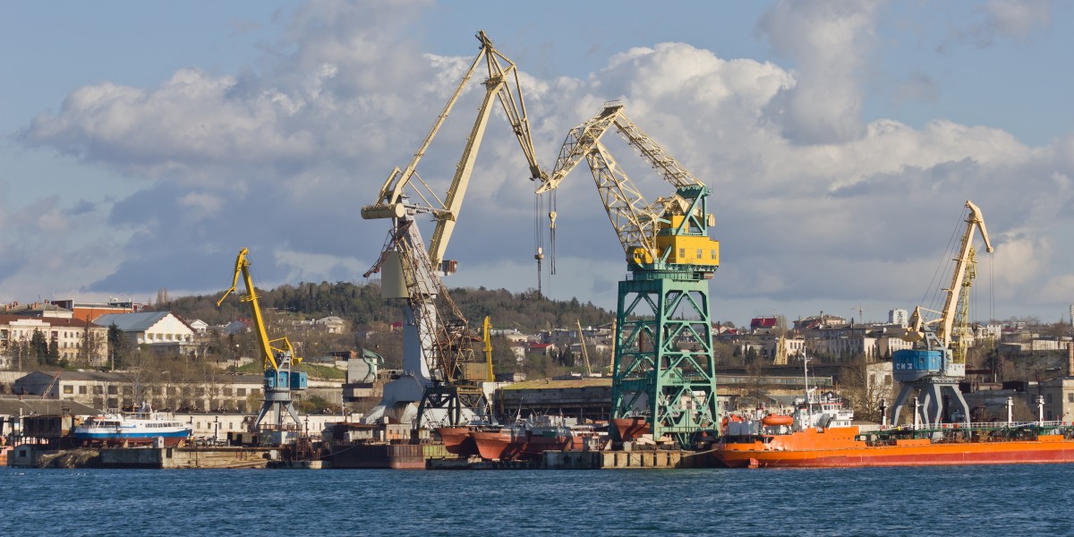 Sevastopol 04-14 img16 Shipyard Bay