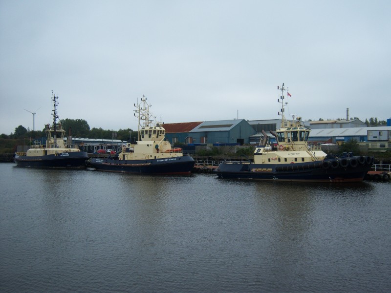 Three tugs, River Tyne, 17 September 2014