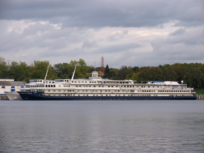Tikhiy Don river cruise ship (1)