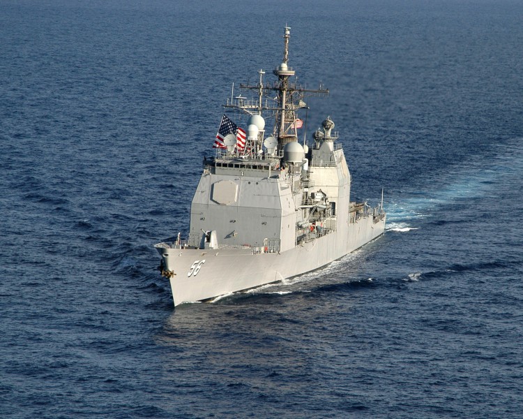 US Navy 050715-N-8163B-003 The guided missile cruiser USS San Jacinto (CG 56) conducts a close quarters exercise while underway in the Atlantic Ocean