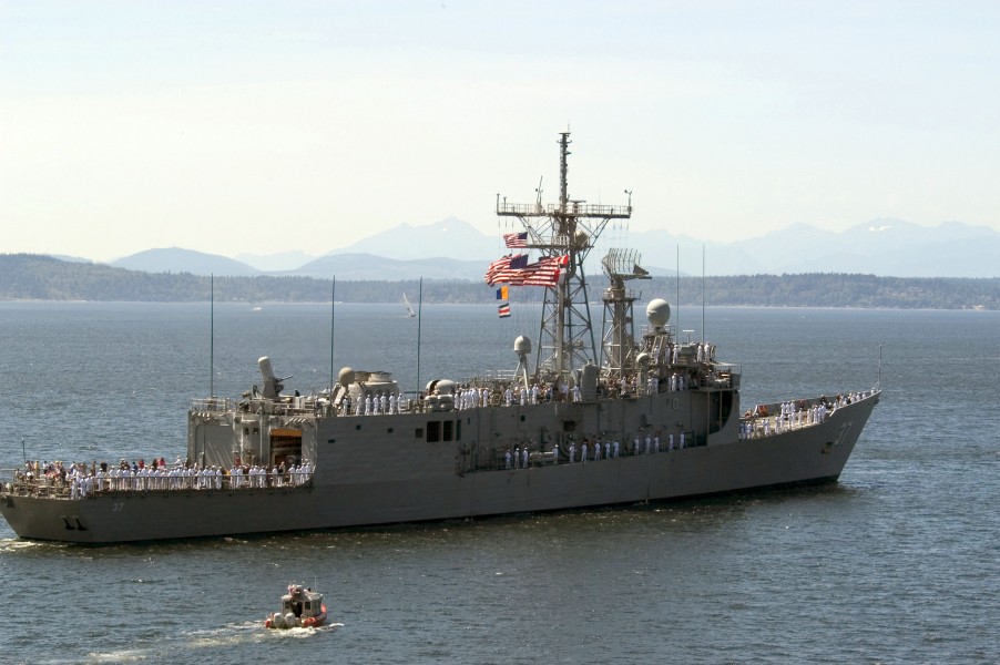 US Navy 050803-N-2115M-036 The guided missile frigate USS Crommelin (FFG 37) takes part in the parade of ships during Seattle's Seafair Festival