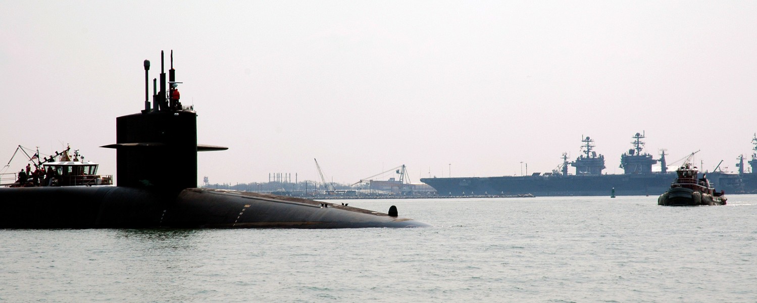 US Navy 060331-N-1464F-007 The guided-missile submarine USS Florida (SSGN 728) arrives at Naval Station Norfolk to make a brief stop for passengers during sea trials off the coast of Virginia