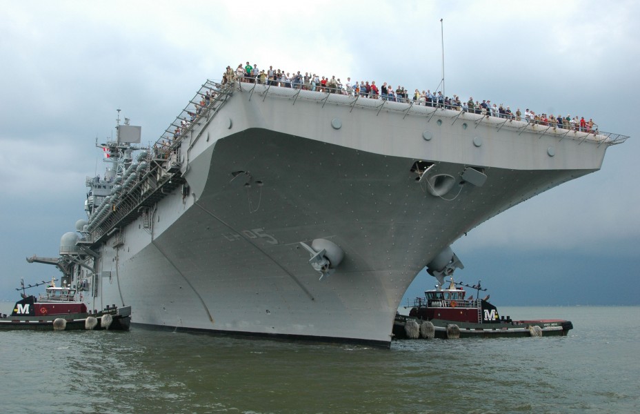 US Navy 060623-N-5055G-019 The amphibious assault ship USS Bataan (LHD 5) prepares to moor at Naval Station Norfolk