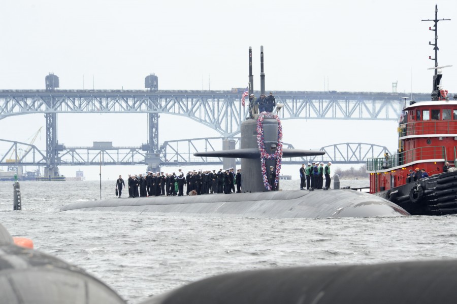 US Navy 110408-N-8467N-001 USS Providence (SSN 719) returns to Submarine Base New London after a scheduled deployment