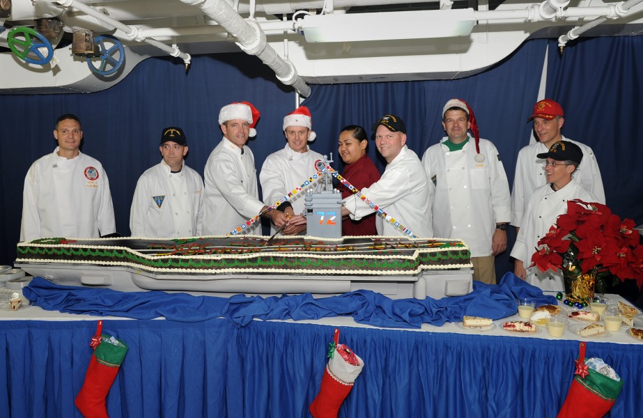 US Navy 112225-N-JN612-026 Christmas dinner served on the mess decks aboard USS Abraham Lincoln