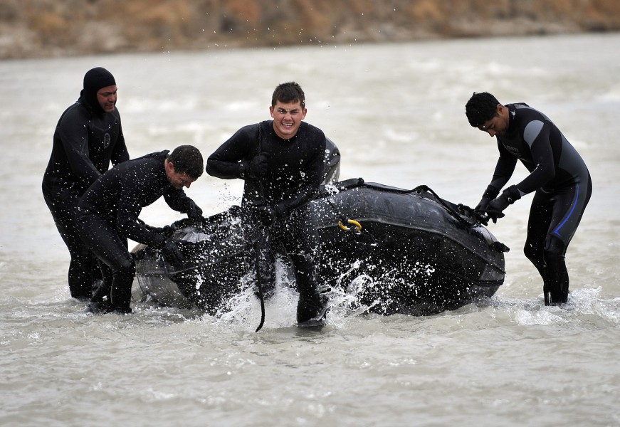 US Navy divers on the Murghab River -- 091129-N-4154B-078