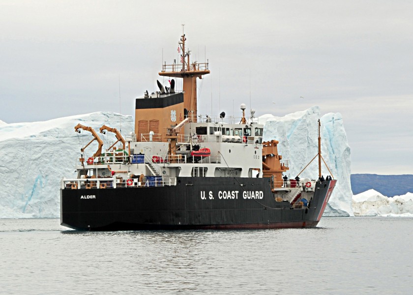 USCGC Alder moves through icebergs during Operation Nanook 2010 -b