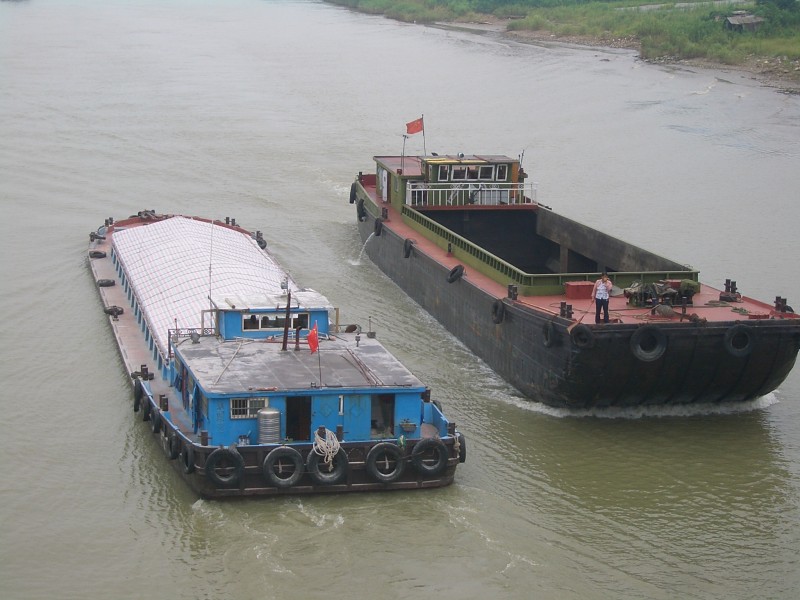 Yangzhou-Modern-Grand-Canal-boats-3352