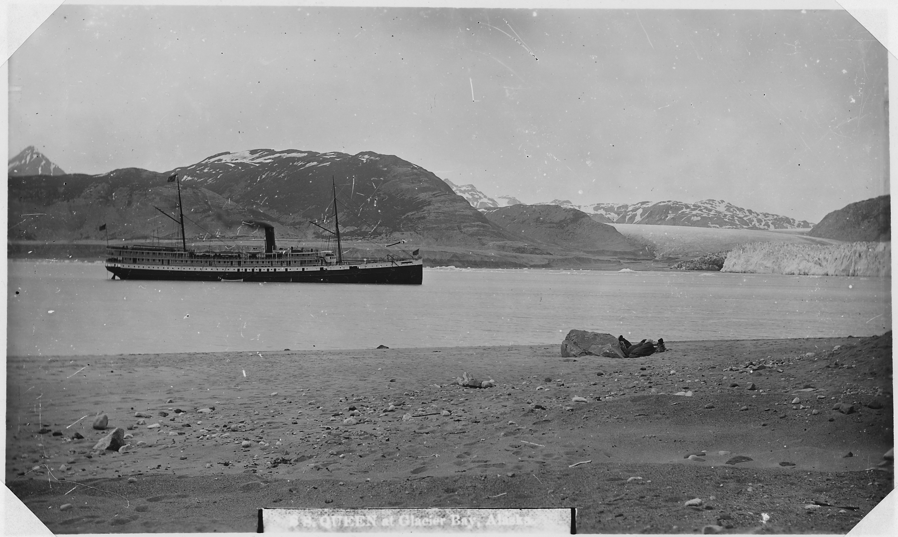 S.S. Queen at Glacier Bay, Alaska. - NARA - 298090