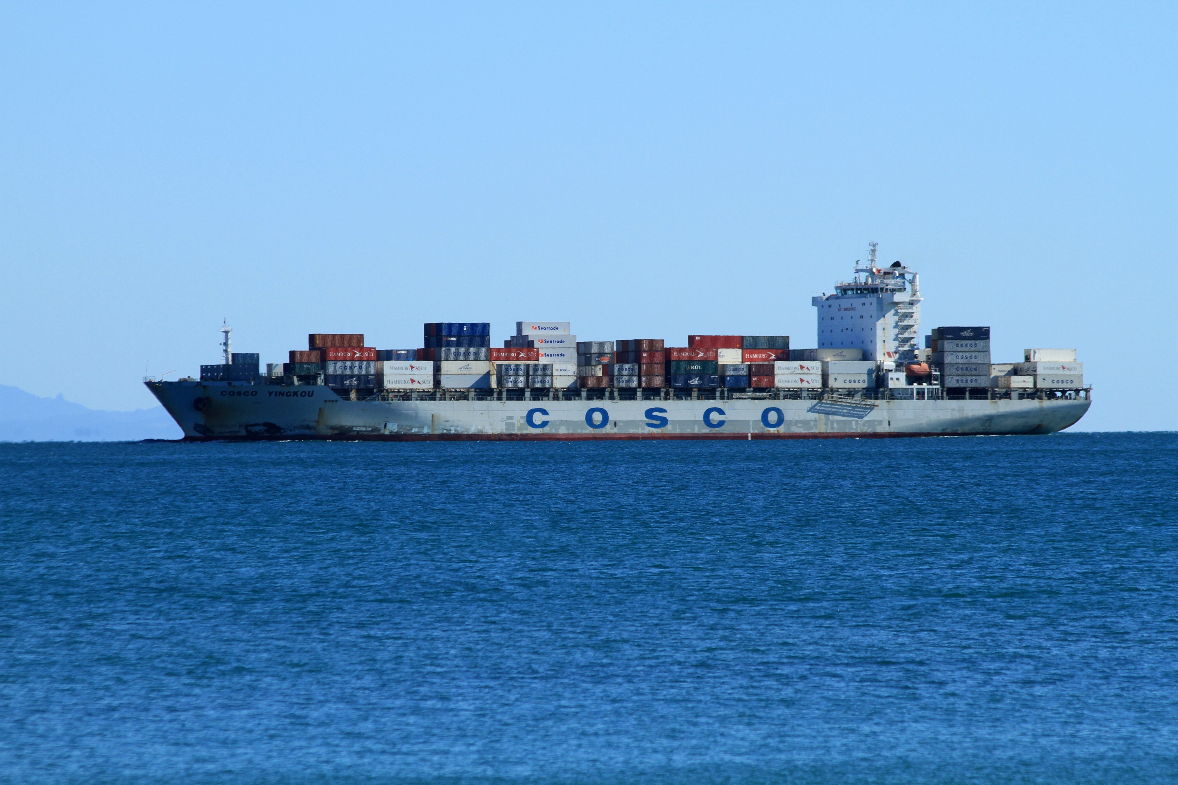 Cargo ship off Mount Maunganui (5643876569)