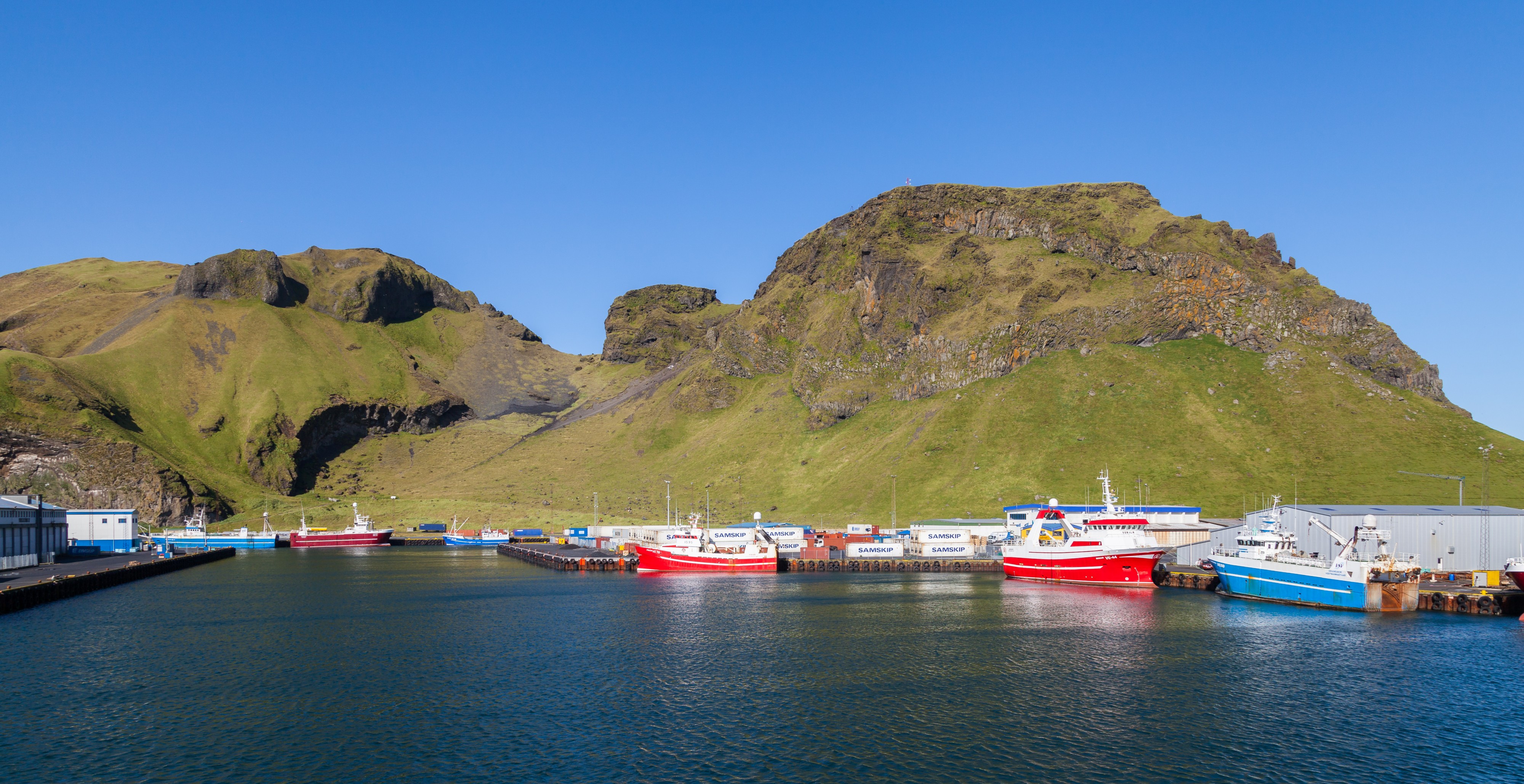 Puerto de Vestmannaeyjar, Heimaey, Islas Vestman, Suðurland, Islandia, 2014-08-17, DD 016