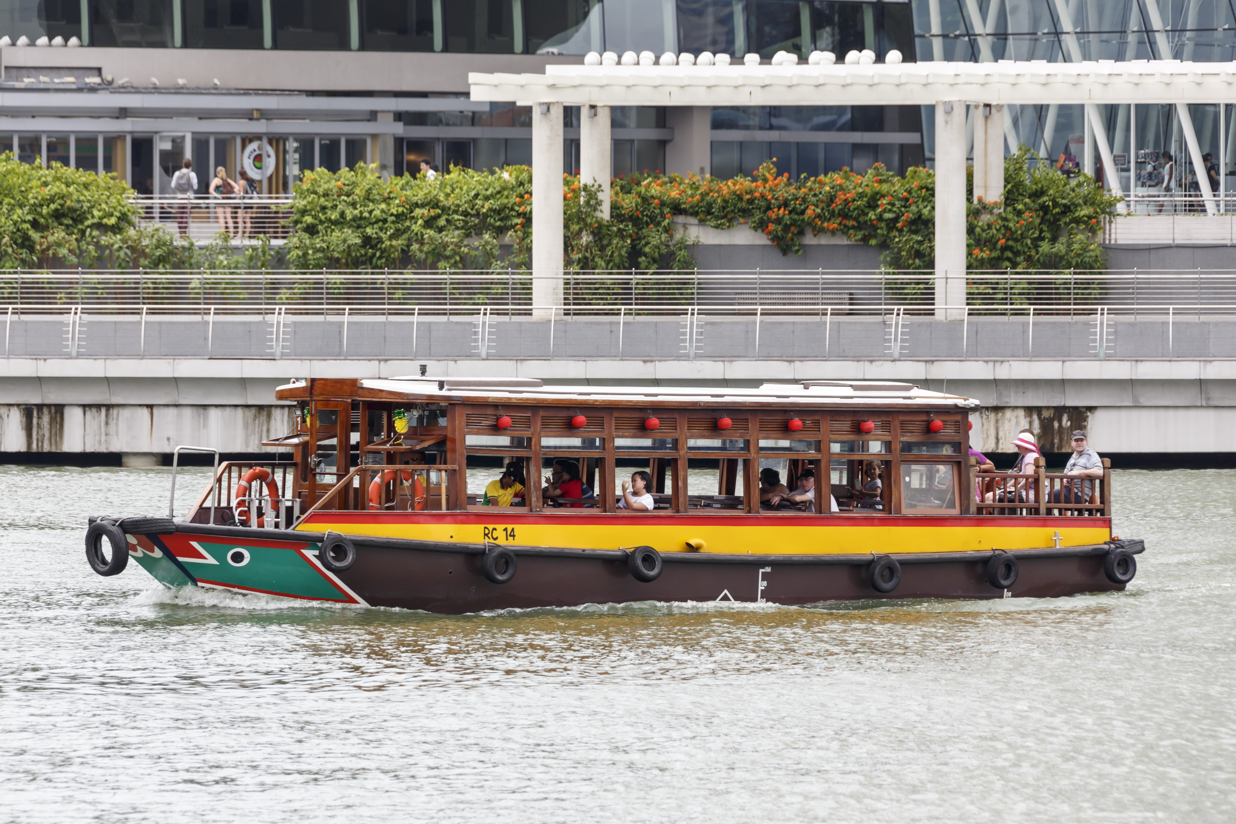 Singapore Boat-service-in-Marina-Bay-01
