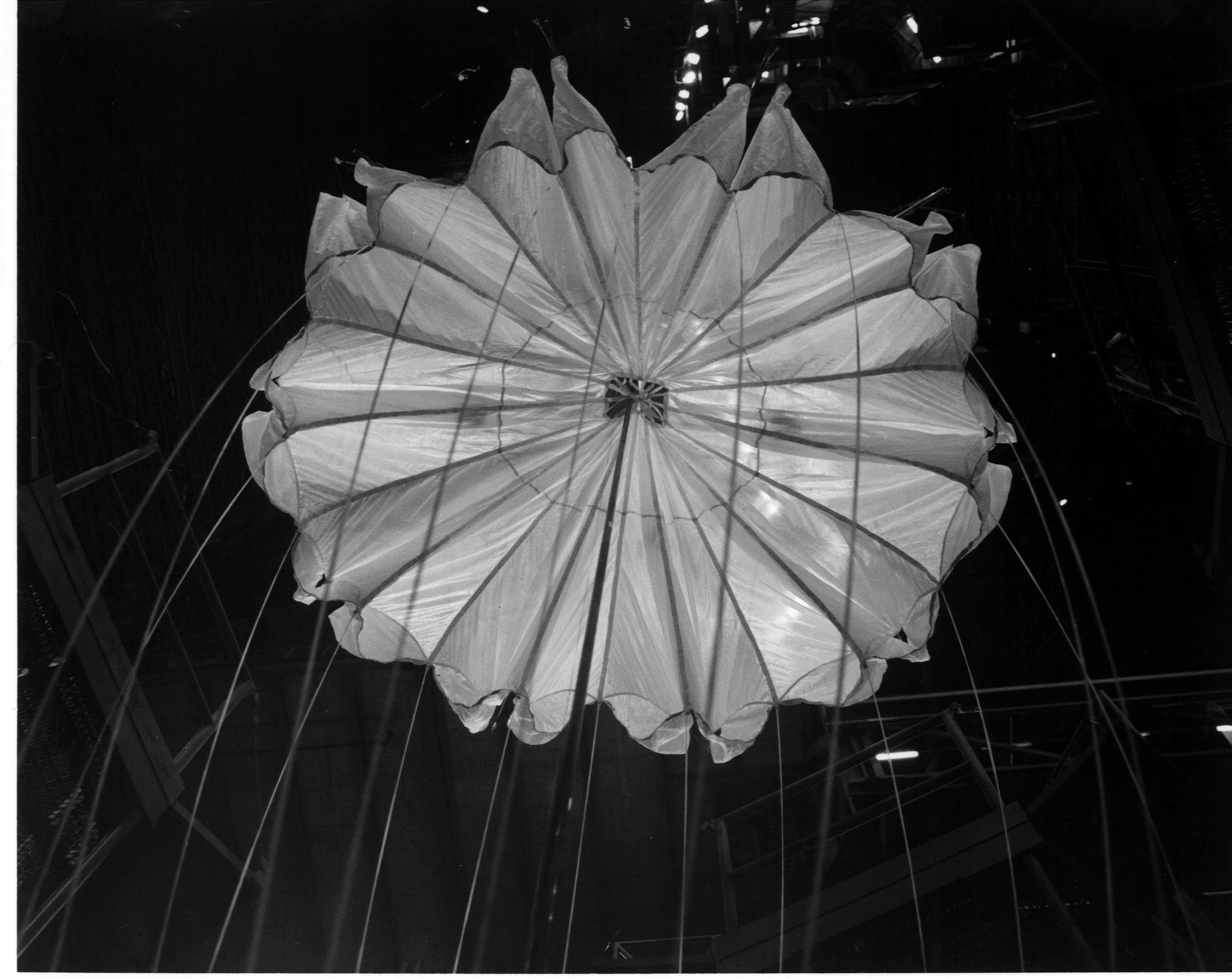 A Venus parachute KSC-75P-0298