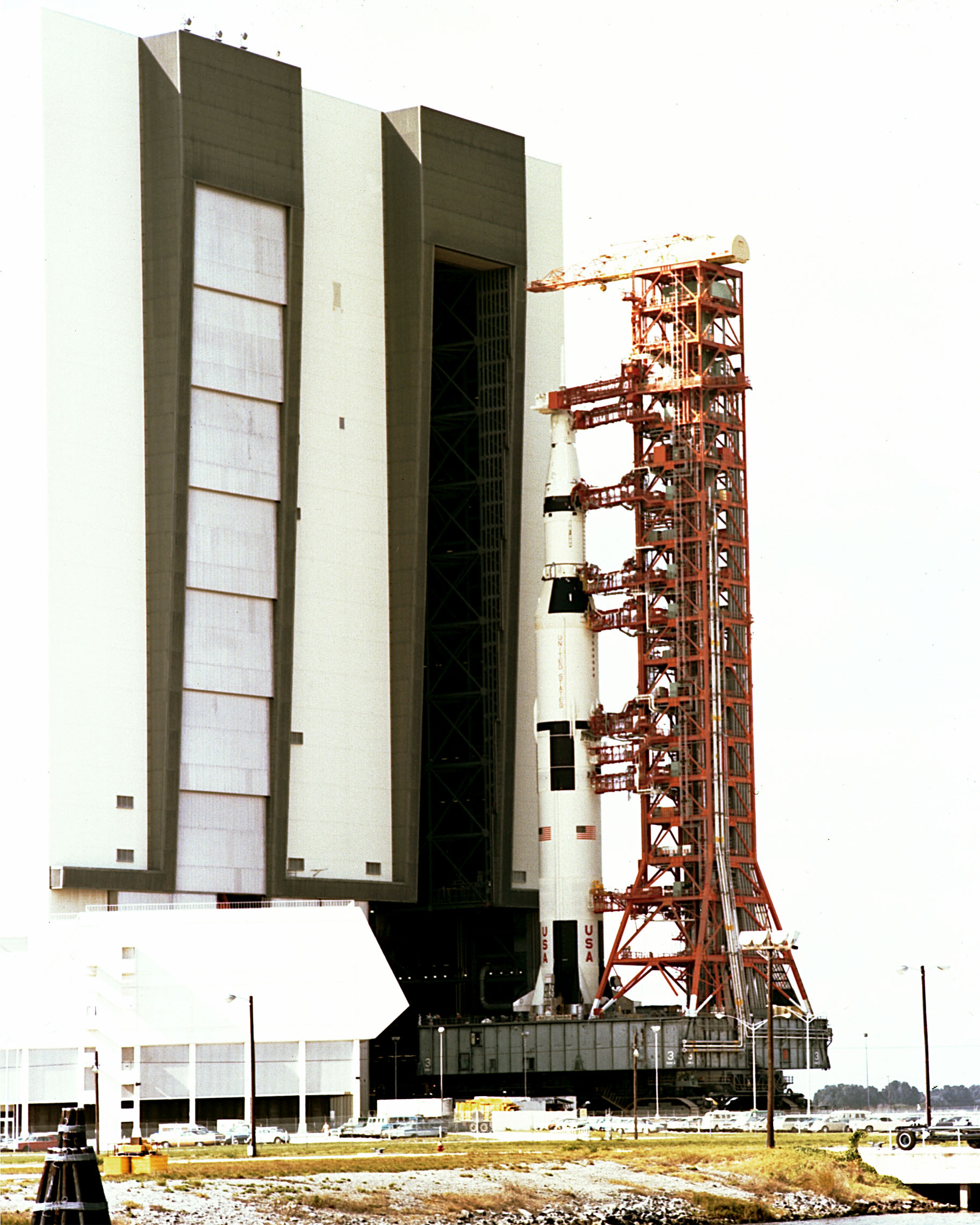Apollo16-SaturnV-to-Launchpad39A