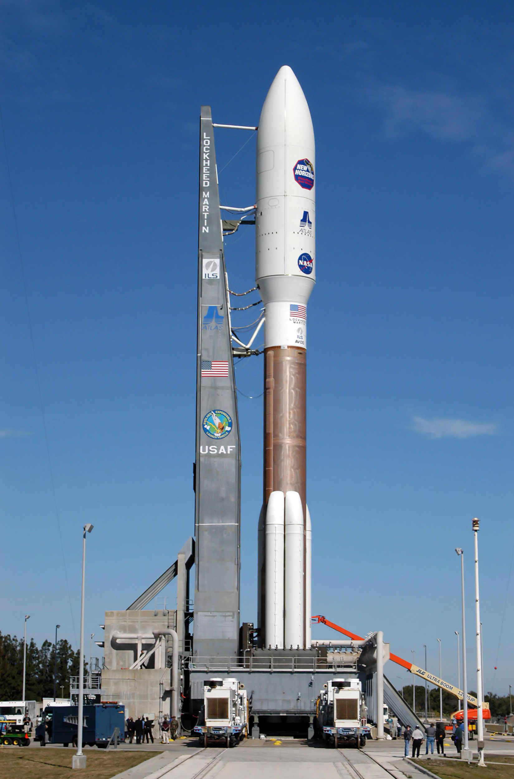 Atlas V 551 with New Horizons on Lauch Pad 41