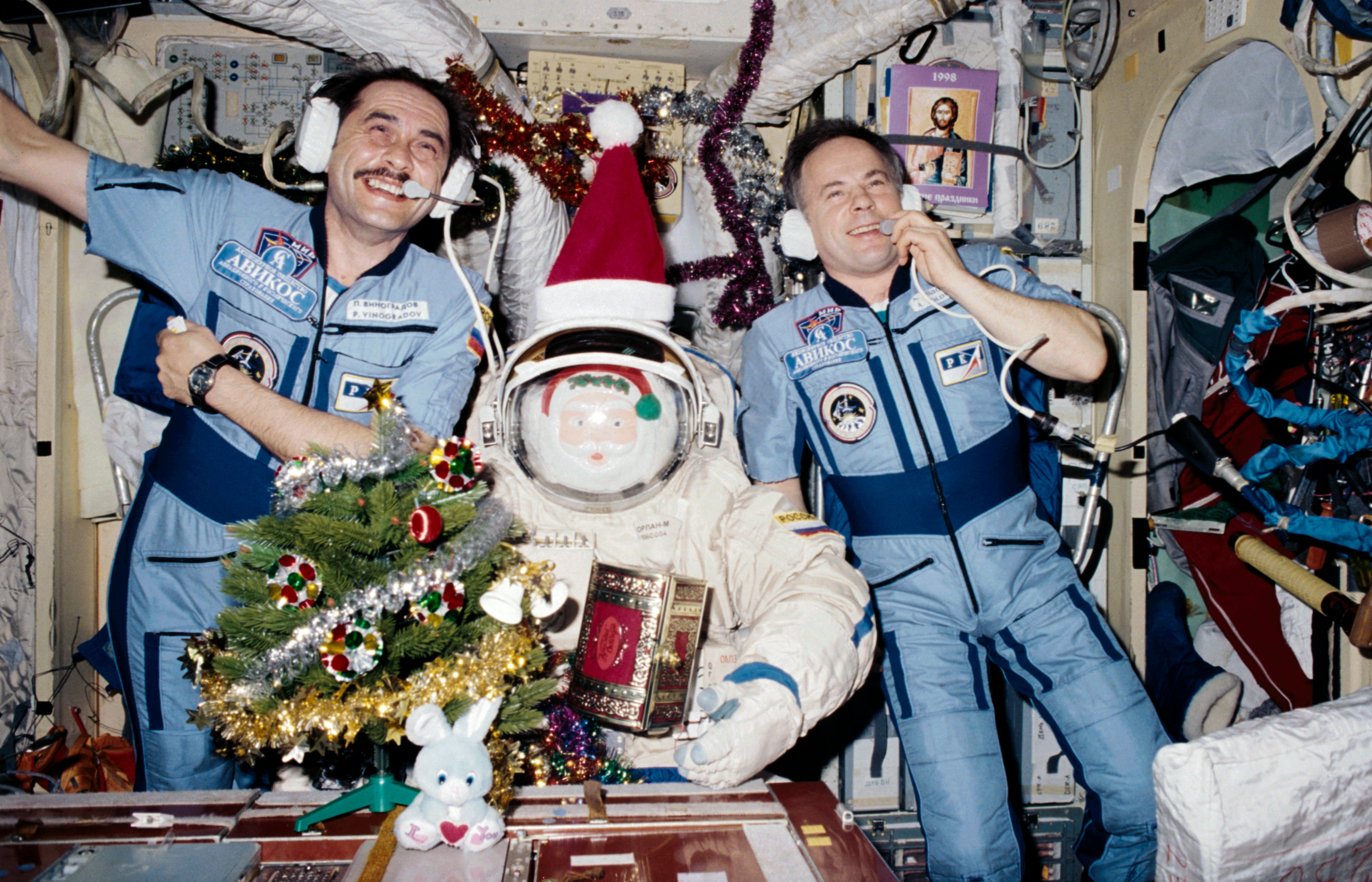 Christmas 1997 on the Mir Space Station2