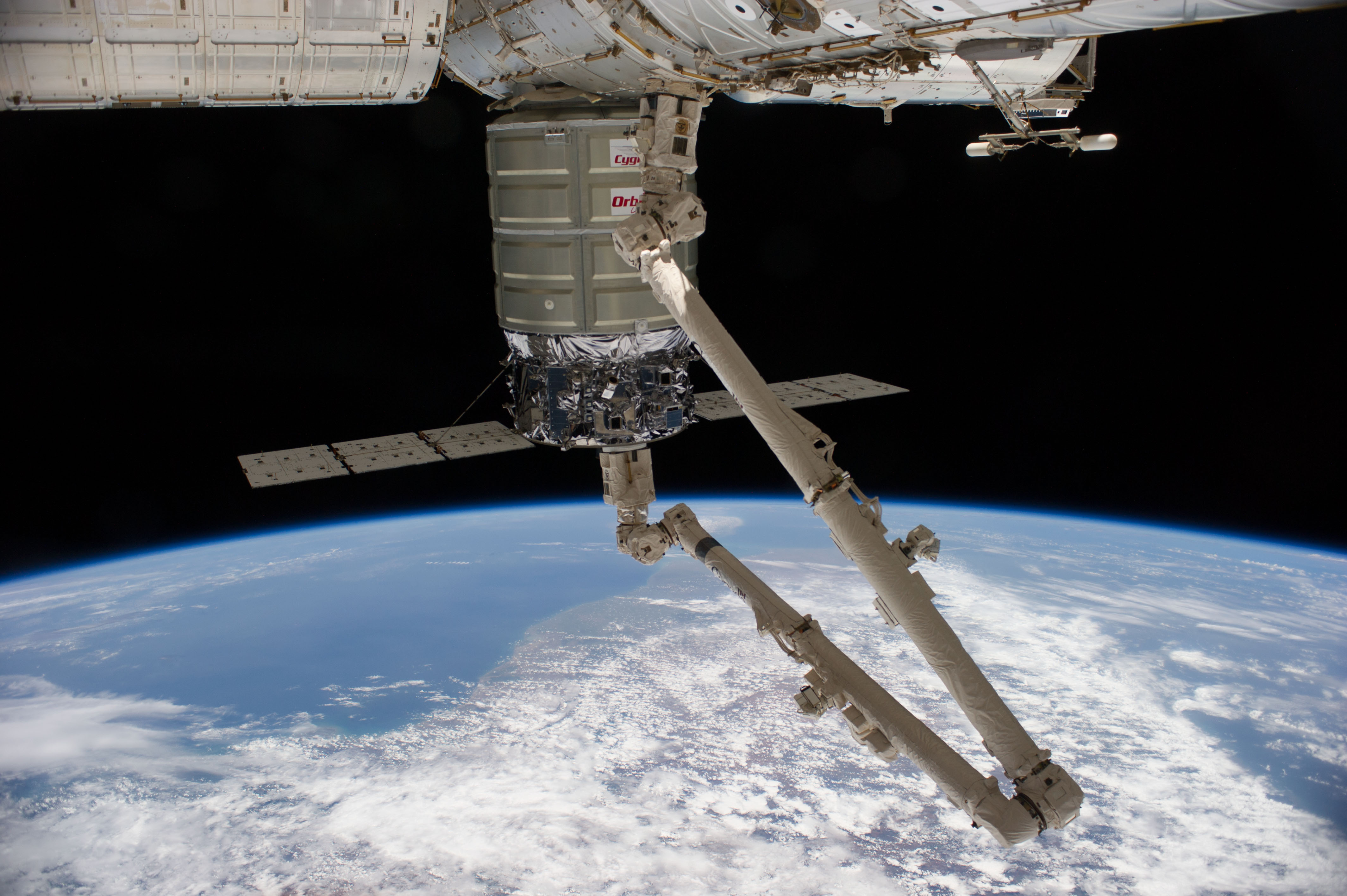 CRS Orb-2 Cygnus 3 S.S. Janice Voss berthed to ISS (ISS040-E-069582)