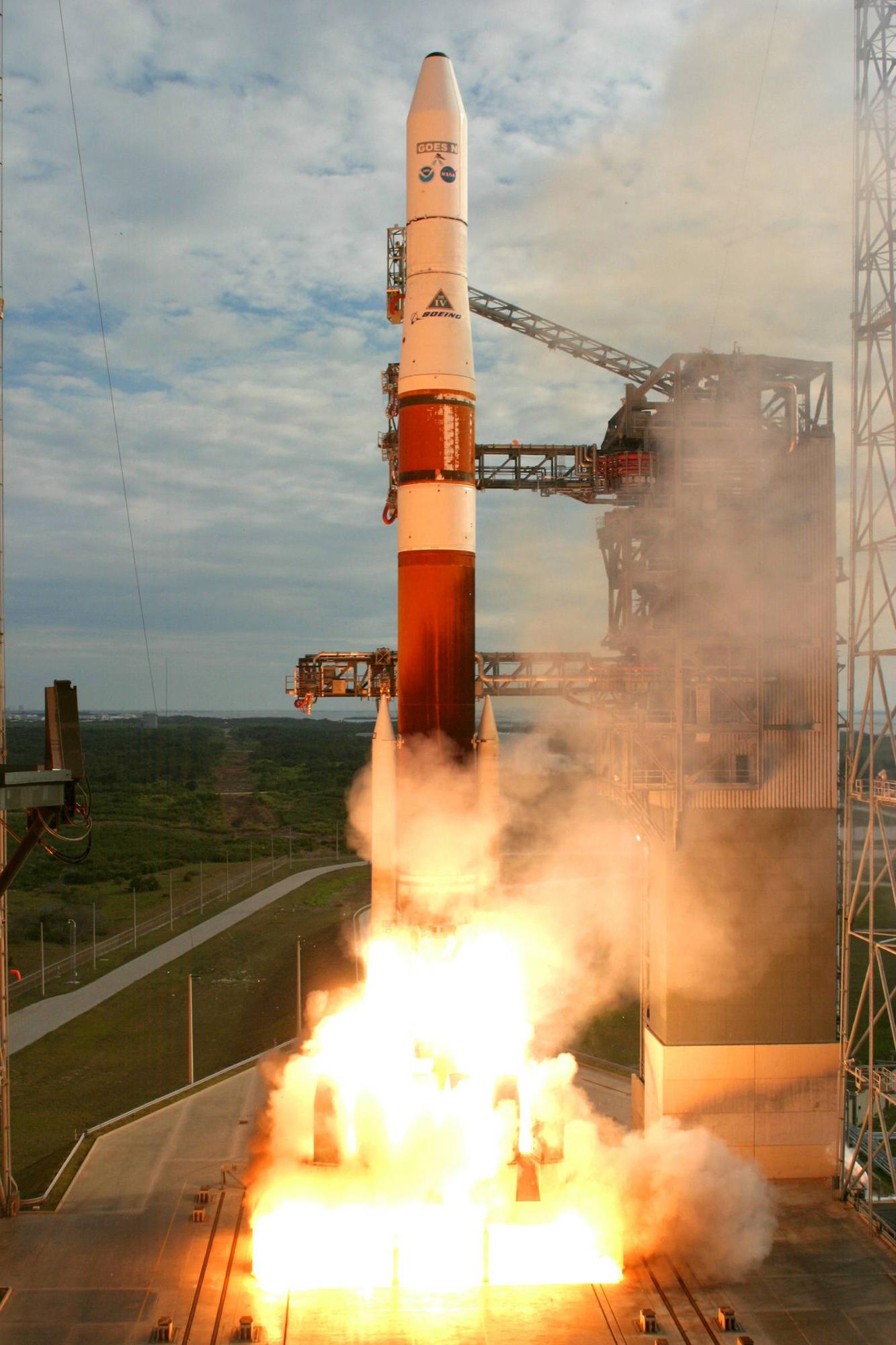 Delta IV Medium+ (4,2) launch with GOES-N