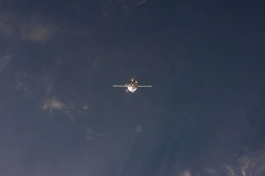 Progress M-15M approaches the ISS