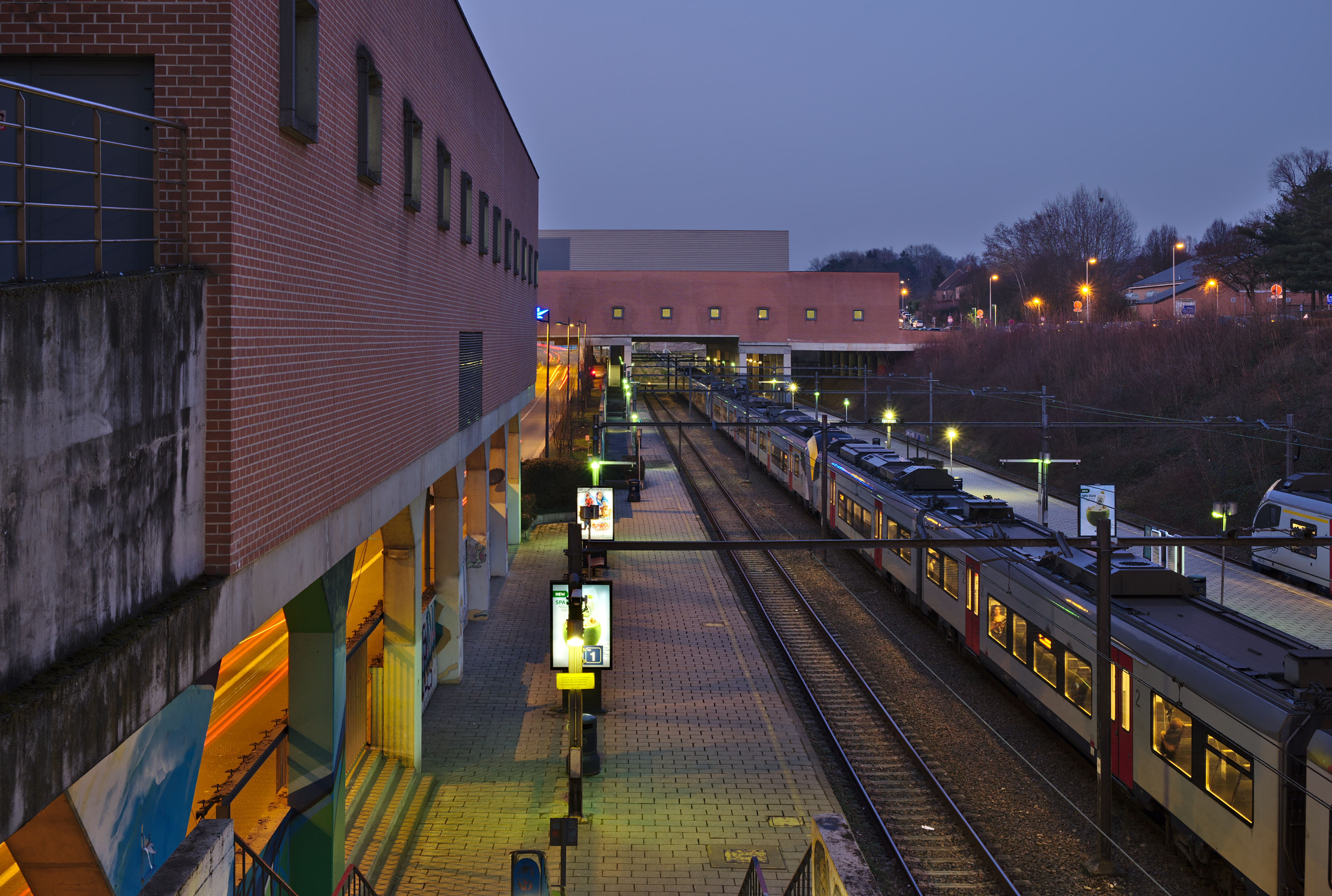 Louvain-la-Neuve train station track 1 during civil twilight (Belgium, DSCF4228)