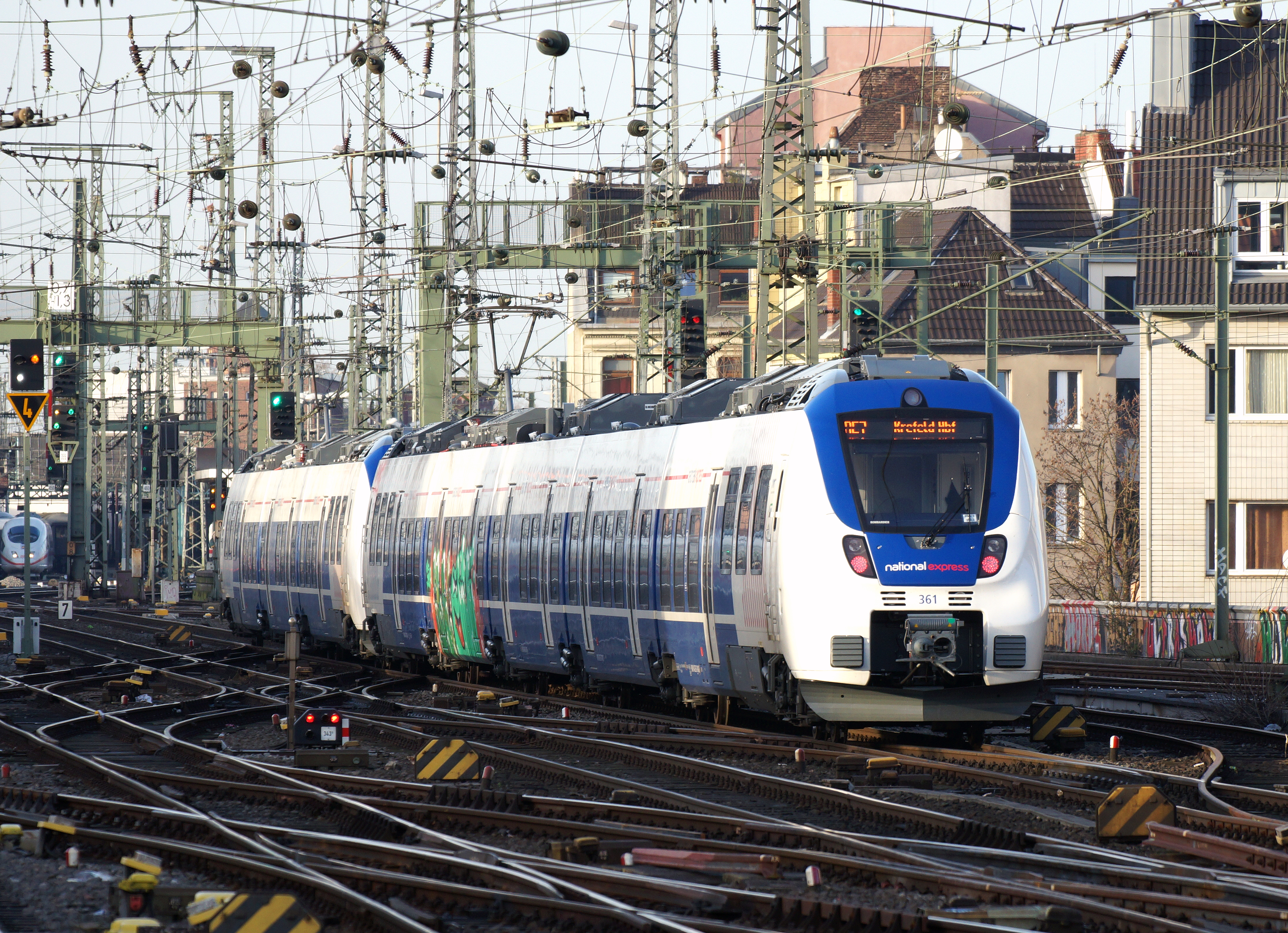 NEX 361 + 861 Köln Hauptbahnhof 2015-12-17-03