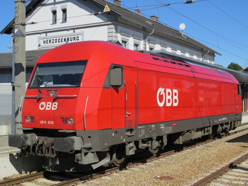 2017-09-14 (105) ÖBB 2016 030-6 at Bahnhof Herzogenburg