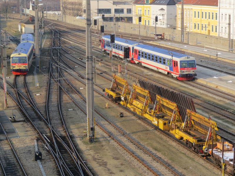 2018-03-01 (406) Trains at Bahnhof Krems an der Donau