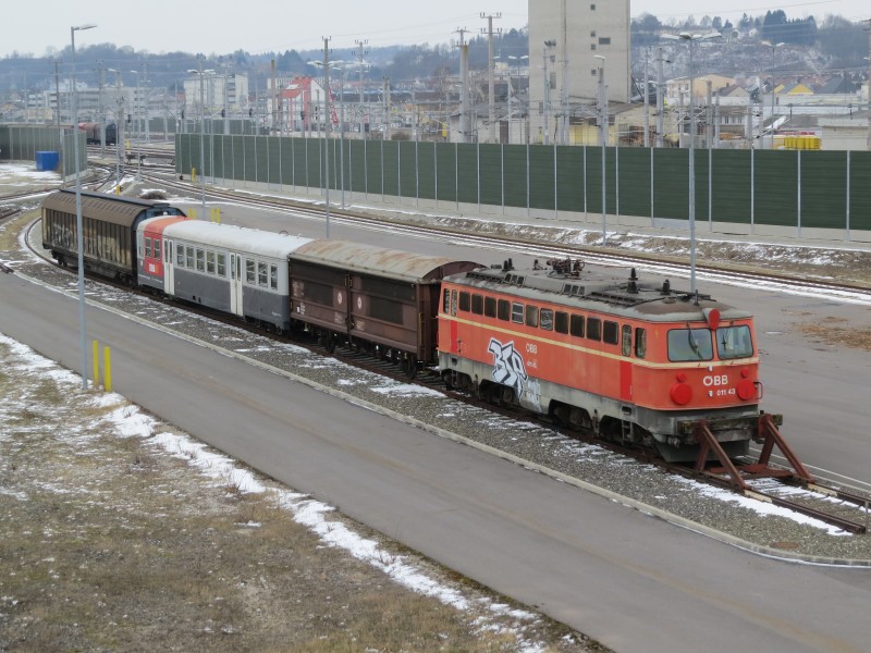 2018-03-19 (456) Preheating locomotive ÖBB 011.43 (Ex-1042 050) at Bahnhof Amstetten