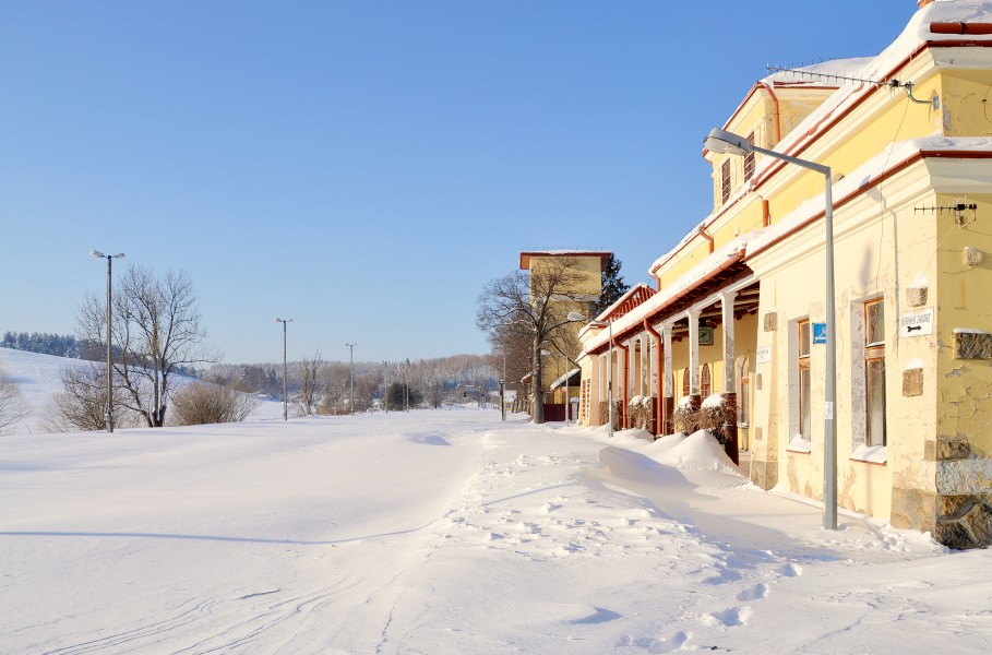 Łupków (Лупків) - train station in winter 01