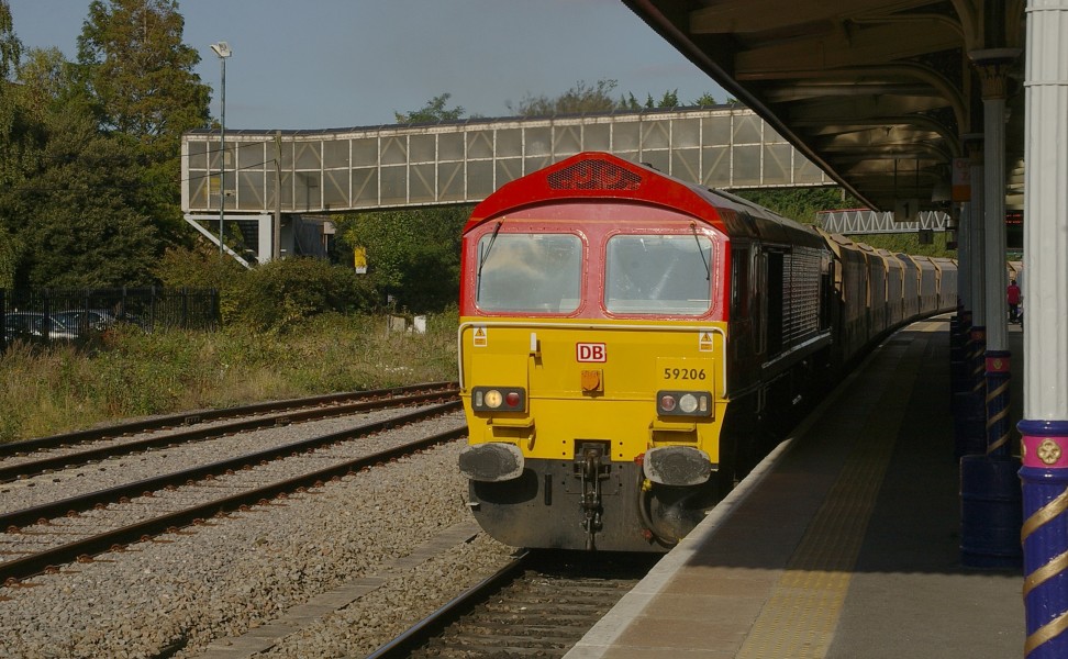 Swindon railway station MMB 06 59206