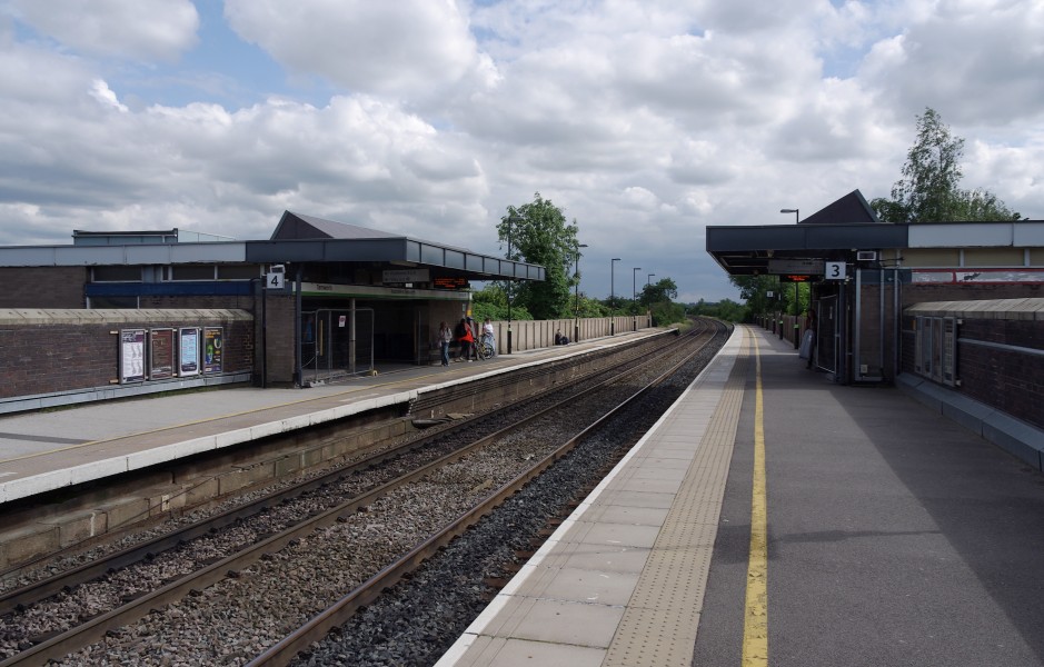 Tamworth railway station MMB 54