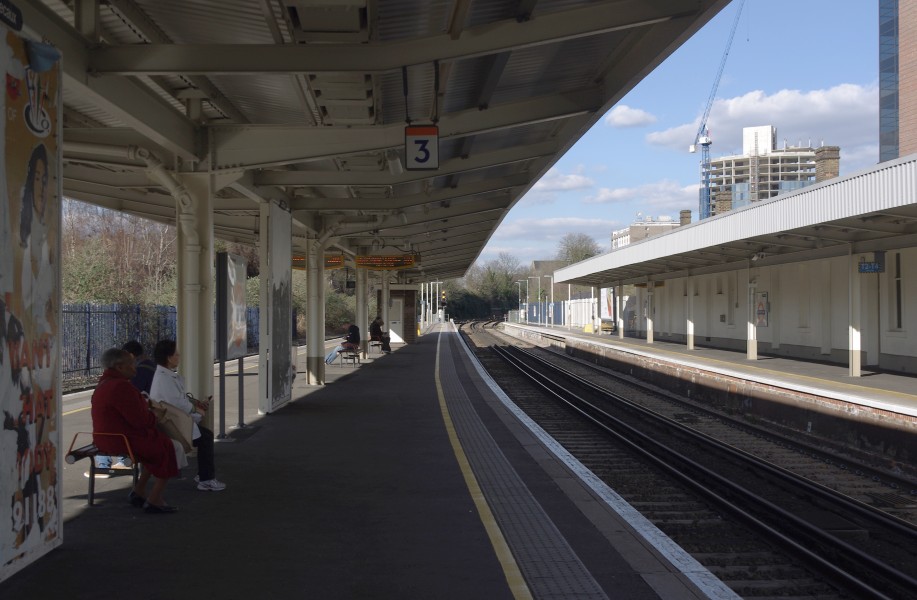 West Croydon station MMB 03