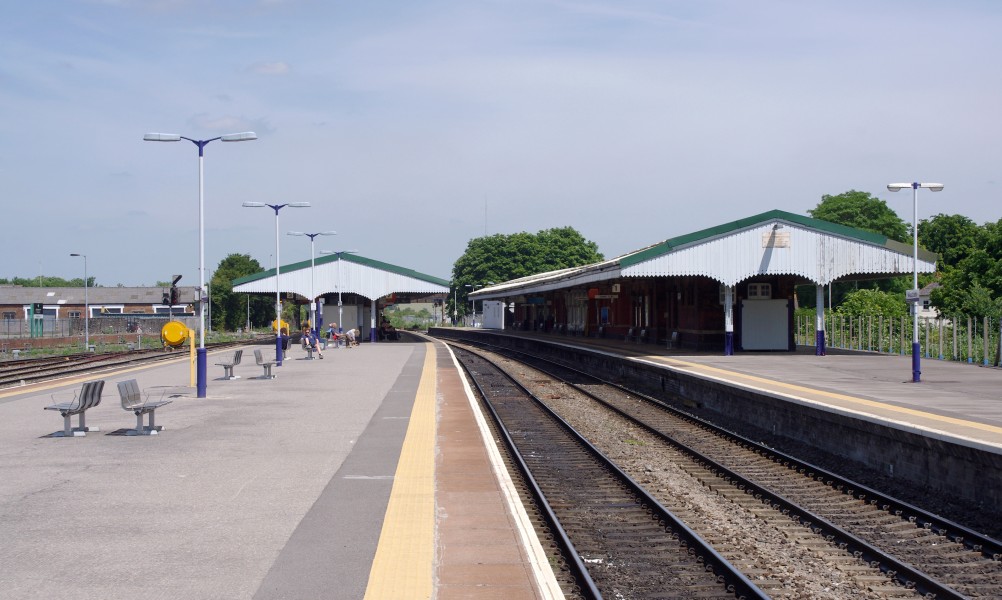 Westbury railway station MMB 29
